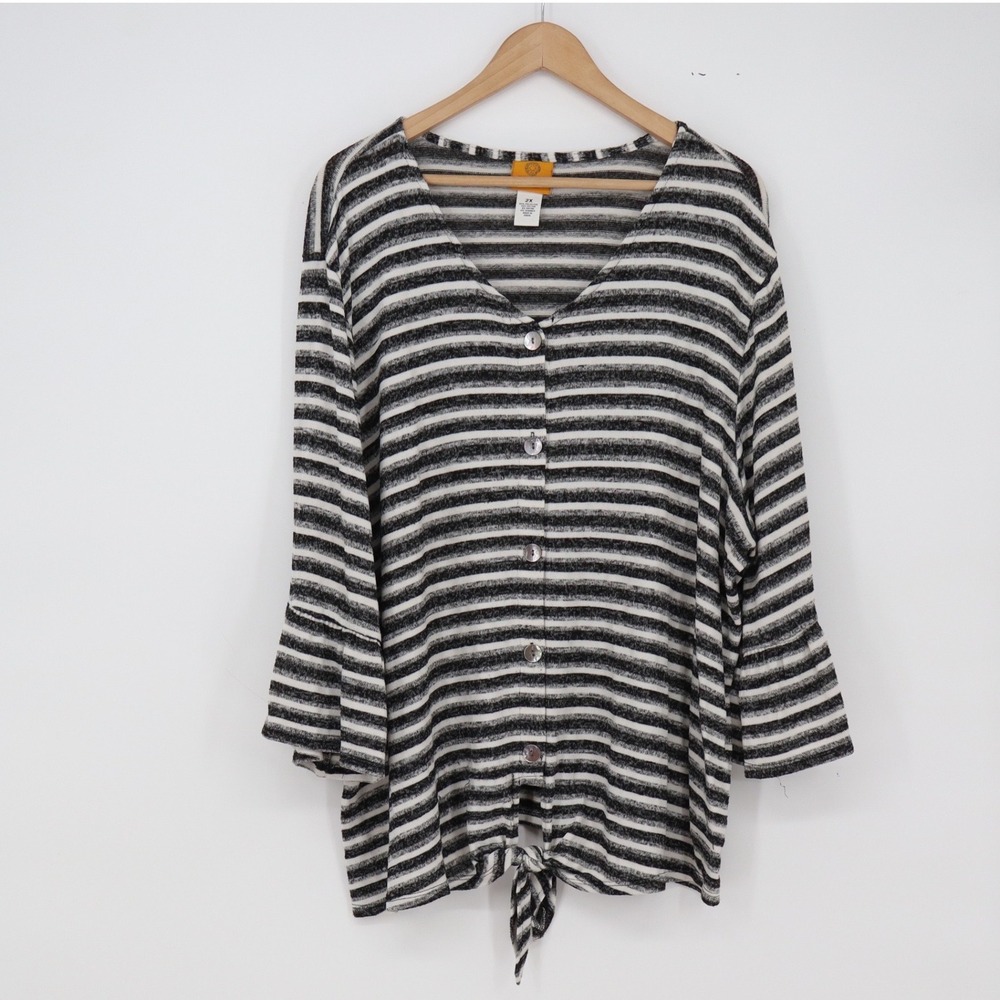 Ruby Rd. Top Womens 2X Striped Black White Button-down Bell Sleeve Excellent